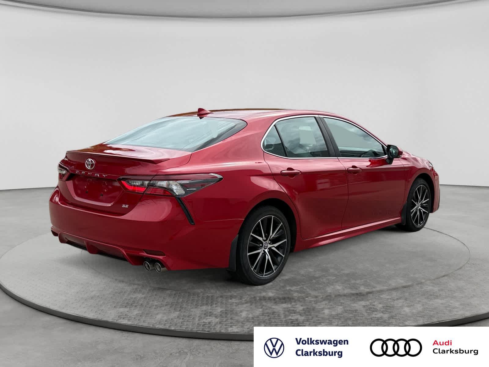 Used 2024 Toyota Camry SE FWD image 5