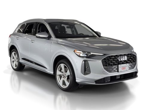 Used 2025 Audi Q5 Premium Plus w/ Premium Plus image 7