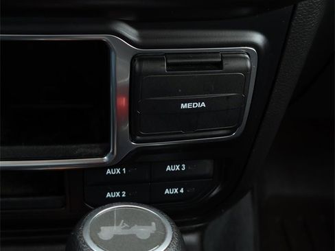 Used 2021 Jeep Wrangler Sport image 21