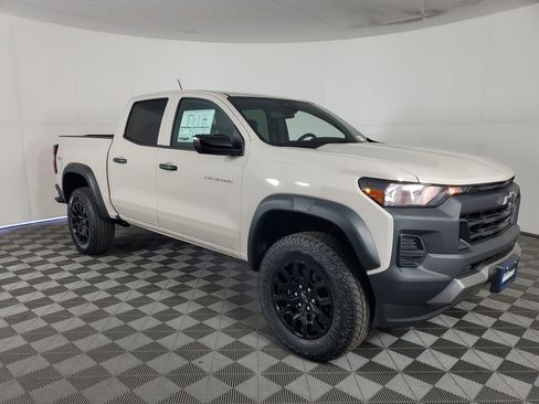 New 2026 Chevrolet Colorado Trail Boss AWD/4WD image 2