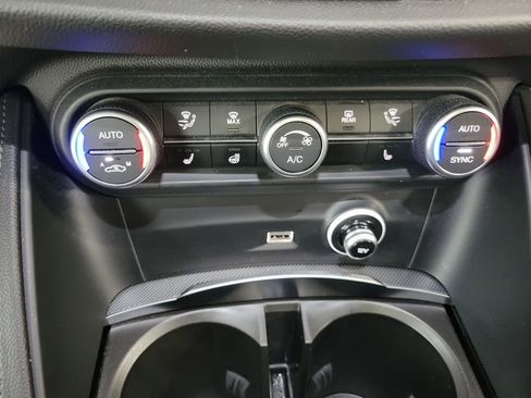 Used 2024 Alfa Romeo Stelvio Ti image 50