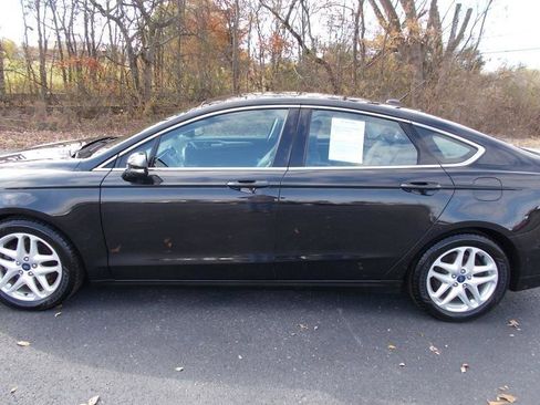 Used 2015 Ford Fusion SE w/ Equipment Group 202A FWD image 6