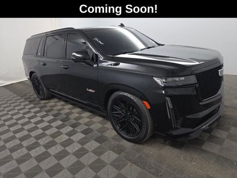 Used 2024 Cadillac Escalade ESV V w/ LPO, ONYX Package AWD/4WD image 1