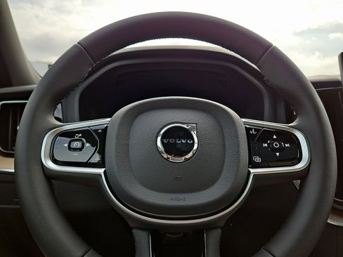 New 2026 Volvo XC60 B5 Plus w/ Protection Package Premier AWD/4WD image 18