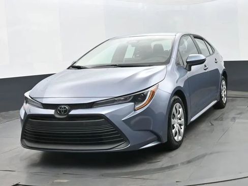 Used 2024 Toyota Corolla LE FWD image 1