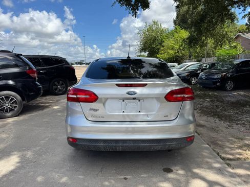 Used 2018 Ford Focus SE FWD image 7