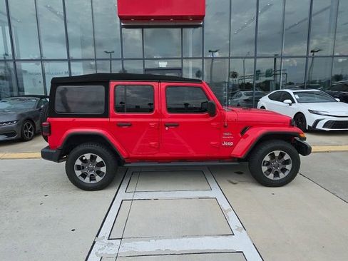 Used 2019 Jeep Wrangler Unlimited Sahara w/ Dual Top Group AWD/4WD image 3