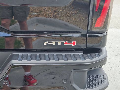 Used 2024 GMC Sierra 2500 AT4 w/ AT4 Premium Plus Package AWD/4WD image 30