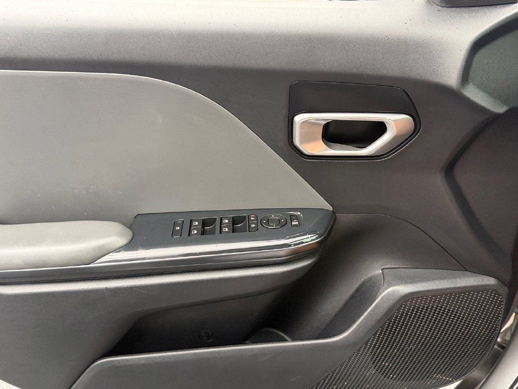 Used 2025 Kia K4 FWD image 34