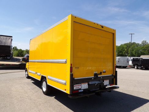 Used 2021 GMC Savana 3500 Extended w/ Power Convenience Package image 5