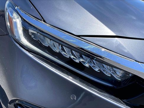 Used 2018 Honda Accord Touring image 29