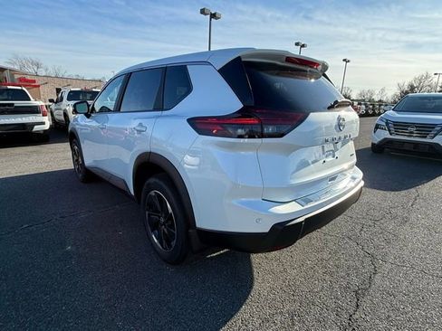 New 2026 Nissan Rogue SV w/ Cold Weather Package AWD/4WD image 7