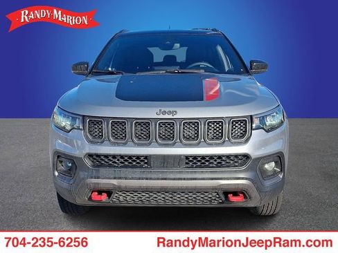 Used 2024 Jeep Compass Trailhawk w/ Trailhawk Convenience Group image 2
