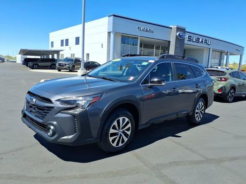 Used 2024 Subaru Outback Premium AWD/4WD image 8