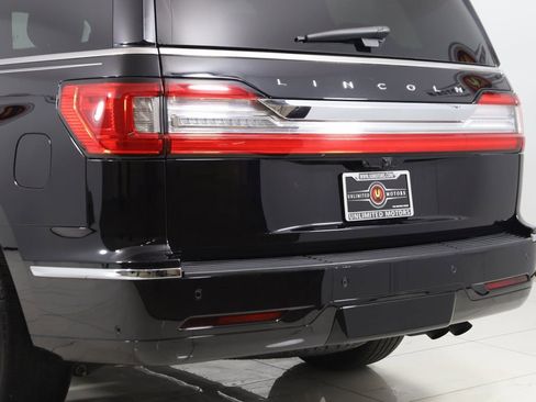 Used 2021 Lincoln Navigator Reserve w/ Luxury Package AWD/4WD image 26