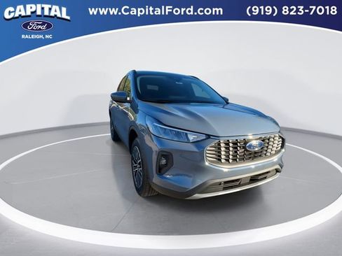 New 2026 Ford Escape SE FWD image 2