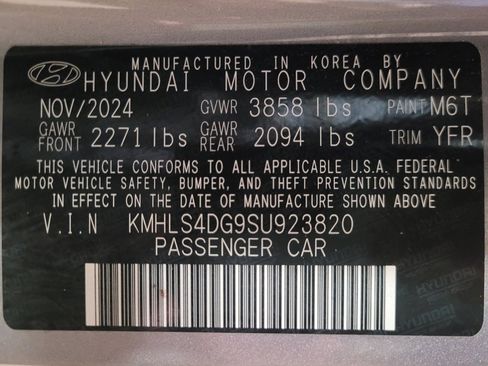 Used 2025 Hyundai Elantra SEL FWD image 33