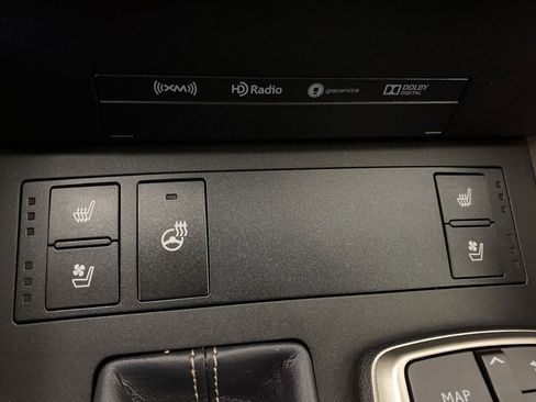 Used 2017 Lexus IS 300 AWD image 22