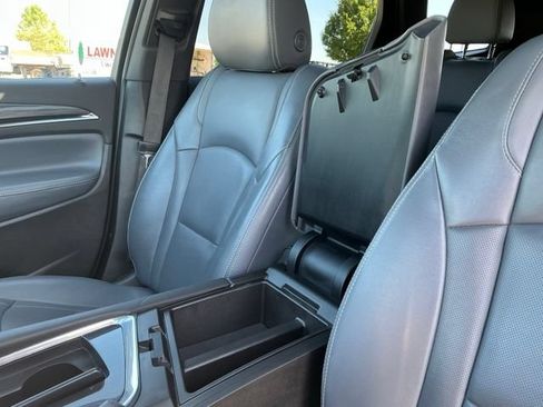 Used 2023 Buick Enclave Essence w/ Experience Buick Package AWD/4WD image 33
