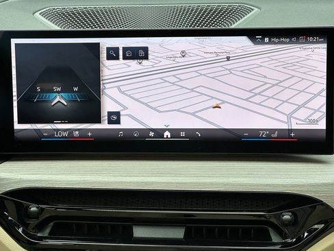 Used 2025 BMW 330i xDrive Sedan w/ Premium Package image 17