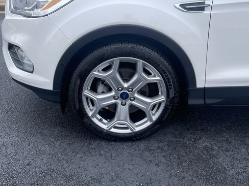 Used 2019 Ford Escape Titanium image 32
