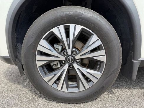 Used 2023 Nissan Rogue SV image 22