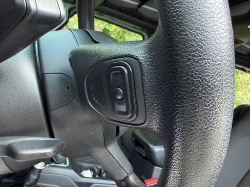 Used 2023 Jeep Wrangler Unlimited Sport AWD/4WD image 13
