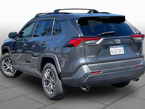 Used 2019 Toyota RAV4 LE w/ Carpet Mat Package FWD image 11