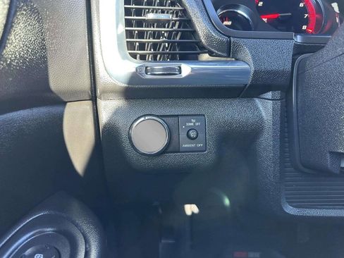 Used 2013 GMC Acadia SLE image 25