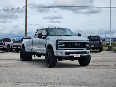 New 2026 Ford F450 Platinum w/ FX4 Off-Road Package AWD/4WD image 3