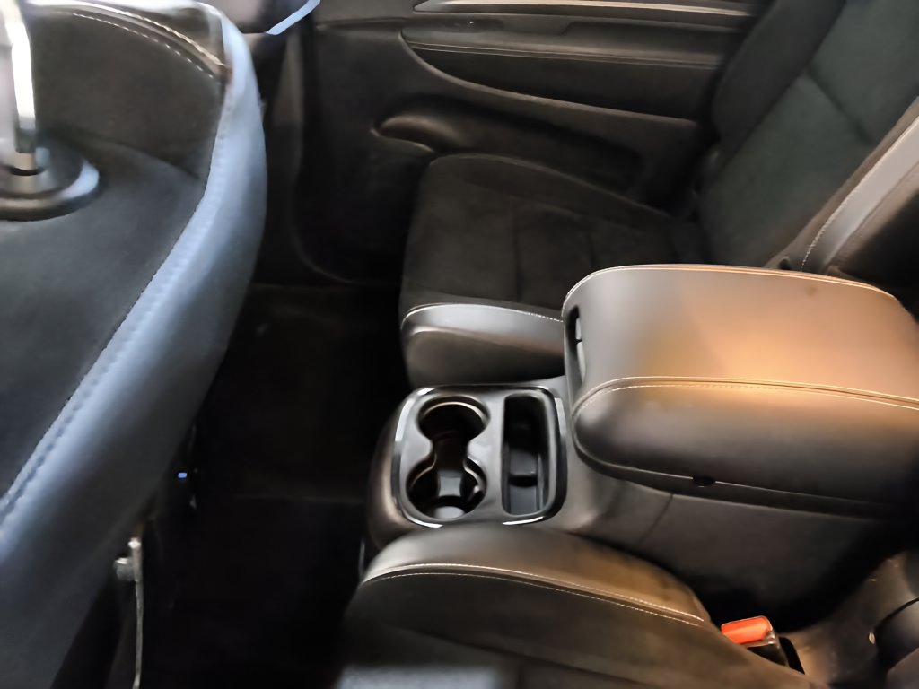 Used 2022 Dodge Durango SRT w/ Technology Group AWD/4WD image 25