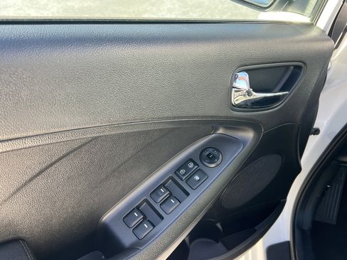 Used 2016 Kia Forte LX image 22