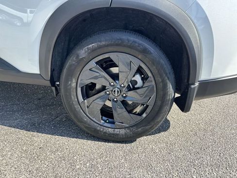 New 2026 Nissan Rogue SV AWD/4WD image 32