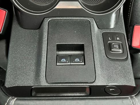Certified 2025 Ford Bronco Badlands AWD/4WD image 40