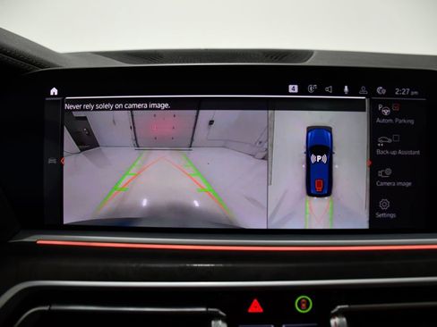 Used 2022 BMW X7 xDrive40i w/ Premium Package image 16