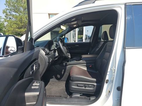 Used 2024 Honda Ridgeline Black Edition image 11