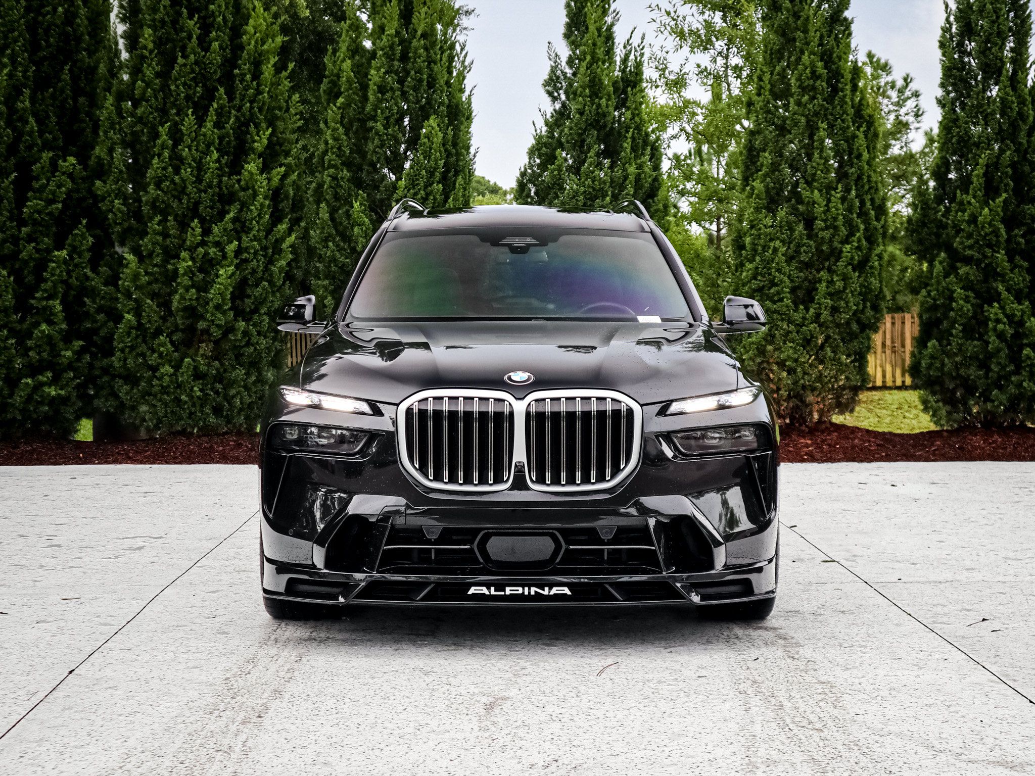 Used 2025 BMW ALPINA XB7 AWD/4WD image 3