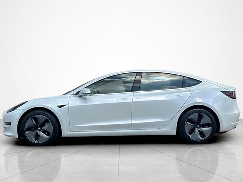 Used 2018 Tesla Model 3 Mid Range image 2
