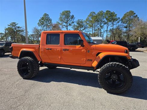 New 2025 Jeep Gladiator Sport image 2