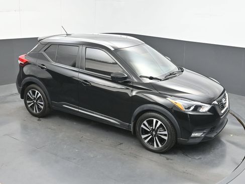 Used 2018 Nissan Kicks SR FWD image 31