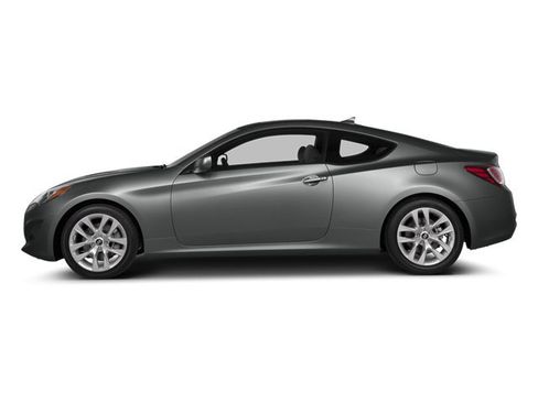 Used 2013 Hyundai Genesis 3.8 RWD image 3