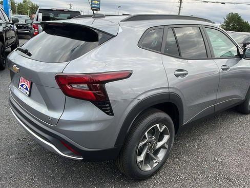 New 2026 Chevrolet Trax LT w/ Driver Confidence Package image 5