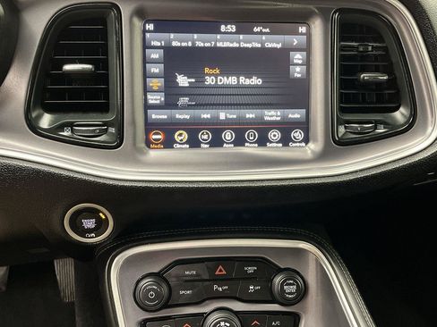 Used 2019 Dodge Challenger SXT w/ Driver Convenience Group RWD image 17