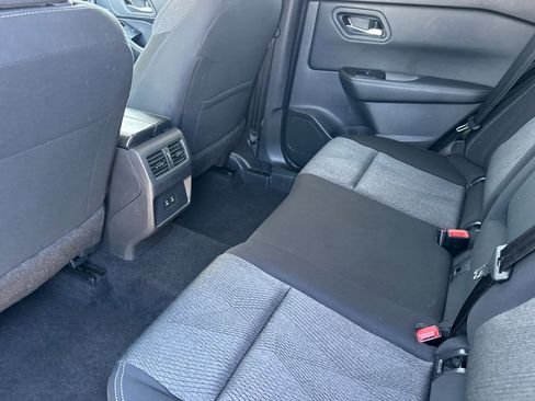 Used 2025 Nissan Rogue SV FWD image 26