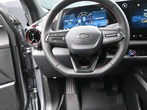 New 2026 Chevrolet Equinox RS w/ Convenience Package III FWD image 14