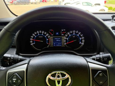 Used 2017 Toyota 4Runner Limited AWD/4WD image 20