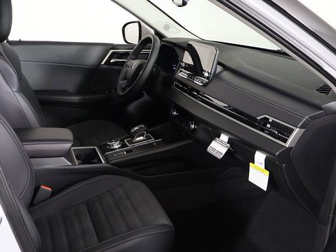 New 2025 Mitsubishi Outlander SE AWD/4WD image 29