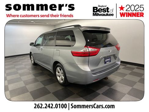 Used 2015 Toyota Sienna LE FWD image 3