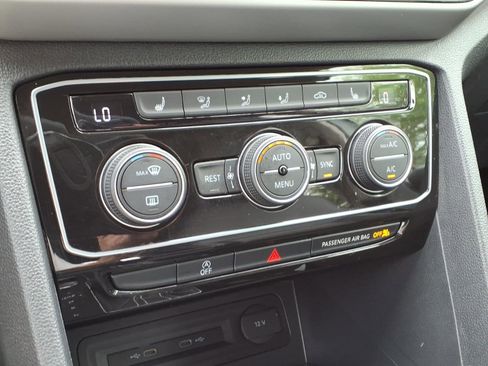 Used 2023 Volkswagen Atlas SE FWD image 31