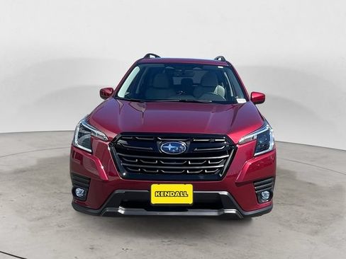 Used 2024 Subaru Forester Premium AWD/4WD image 2